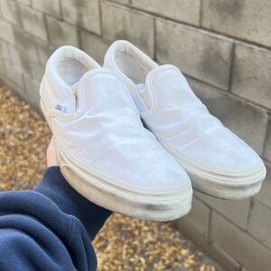 Vans all white slip on
Size 8 women / 6.5 men
